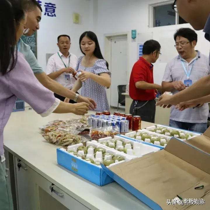 “心系衡新，情满雨天！”尹强校长的这份心意，凉爽了整个夏季