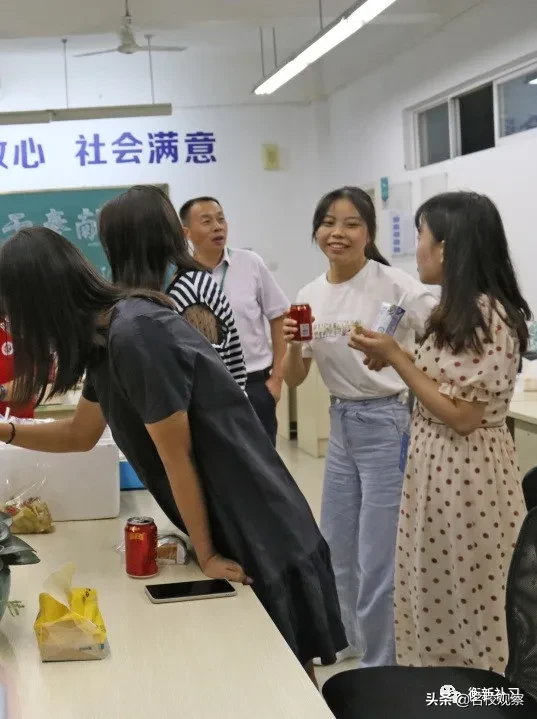 “心系衡新，情满雨天！”尹强校长的这份心意，凉爽了整个夏季